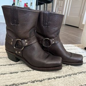 Women’s Frye Harness Boots 8R Gray